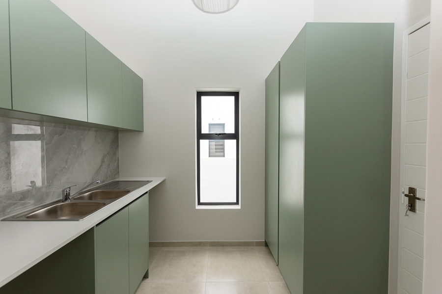 2 Bedroom Property for Sale in Brittania Beach Estate Western Cape